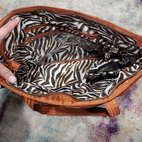 New Lug Skyliner Bag in Copper - Picture 8 of 16